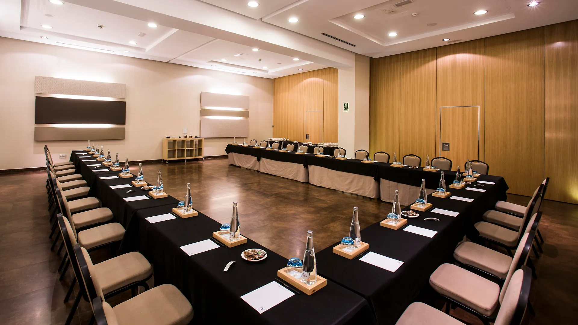 Vincci Seleccion Posada Del Patio Málaga Otel